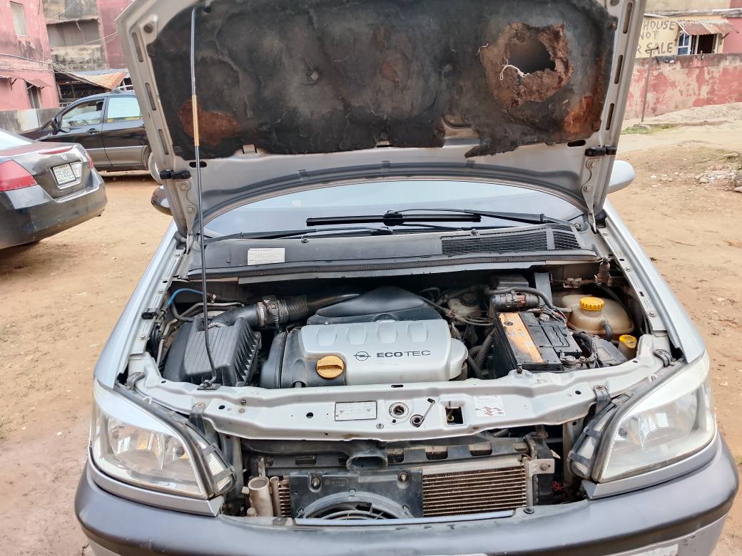 A picture of Nigeria used OPEL ZAFIRA MANUAL GEAR AC GEAR AND ENGINE