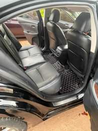 A picture of 2012 Lexus Es350 Extremely Clean Untampered engine Gear smooth Chilling
