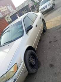 A picture of 2000 Toyota Camry
