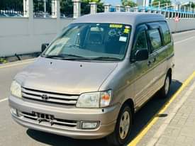 A picture of Toyota Noah sr40