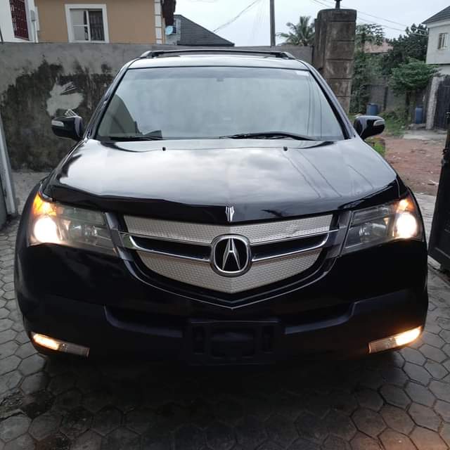 A picture of SUPER HEALTHY ACURA MDX 2009