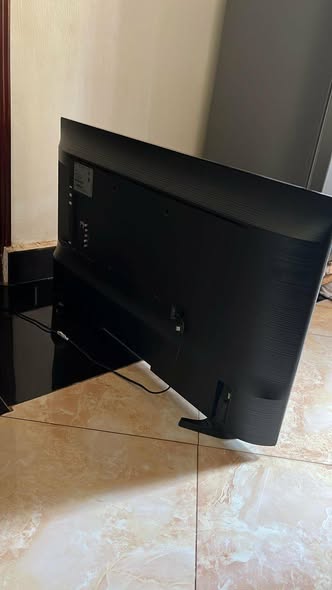 A picture of Samsung smart tv 40 on sale at give away price