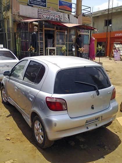 A picture of 2004 Toyota yaris