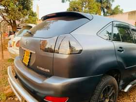 A picture of Toyota harrier kawundo 2006 manufactured 2 40 CC Clean interior