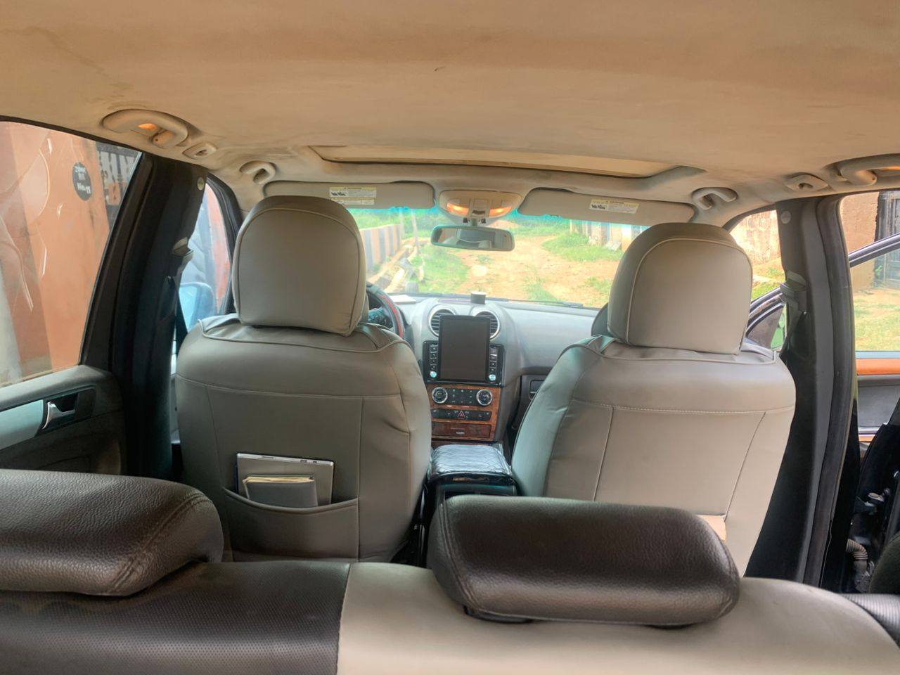 A picture of Benz ml 550