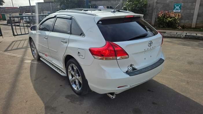 A picture of KinzzyAuto s LTD 08109018982 14 000 000 Refer and earn