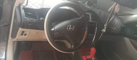 A picture of 4 months used super sharp LEXUS ES350 2009 MODEL Prize