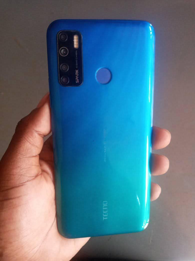 A picture of Spark 5 pro