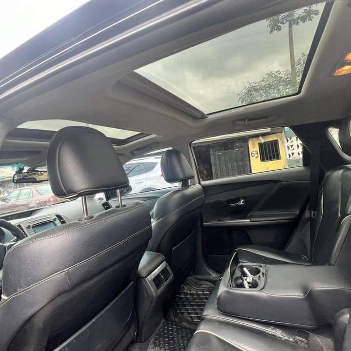 A picture of 2015 Toyota Venza Full option