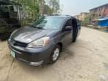 A picture of Toyota Sienna 2005