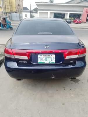A picture of Hyundai Azera 2006