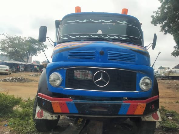 A picture of 911 tipper Neatly used buy and drive nothing to fix