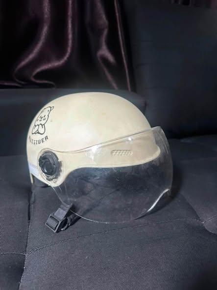A picture of Haojue Lucky Ladies Bike 2 helmets included