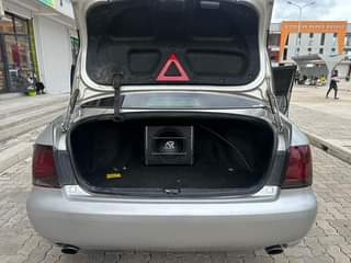 A picture of TOYOTA CROWN