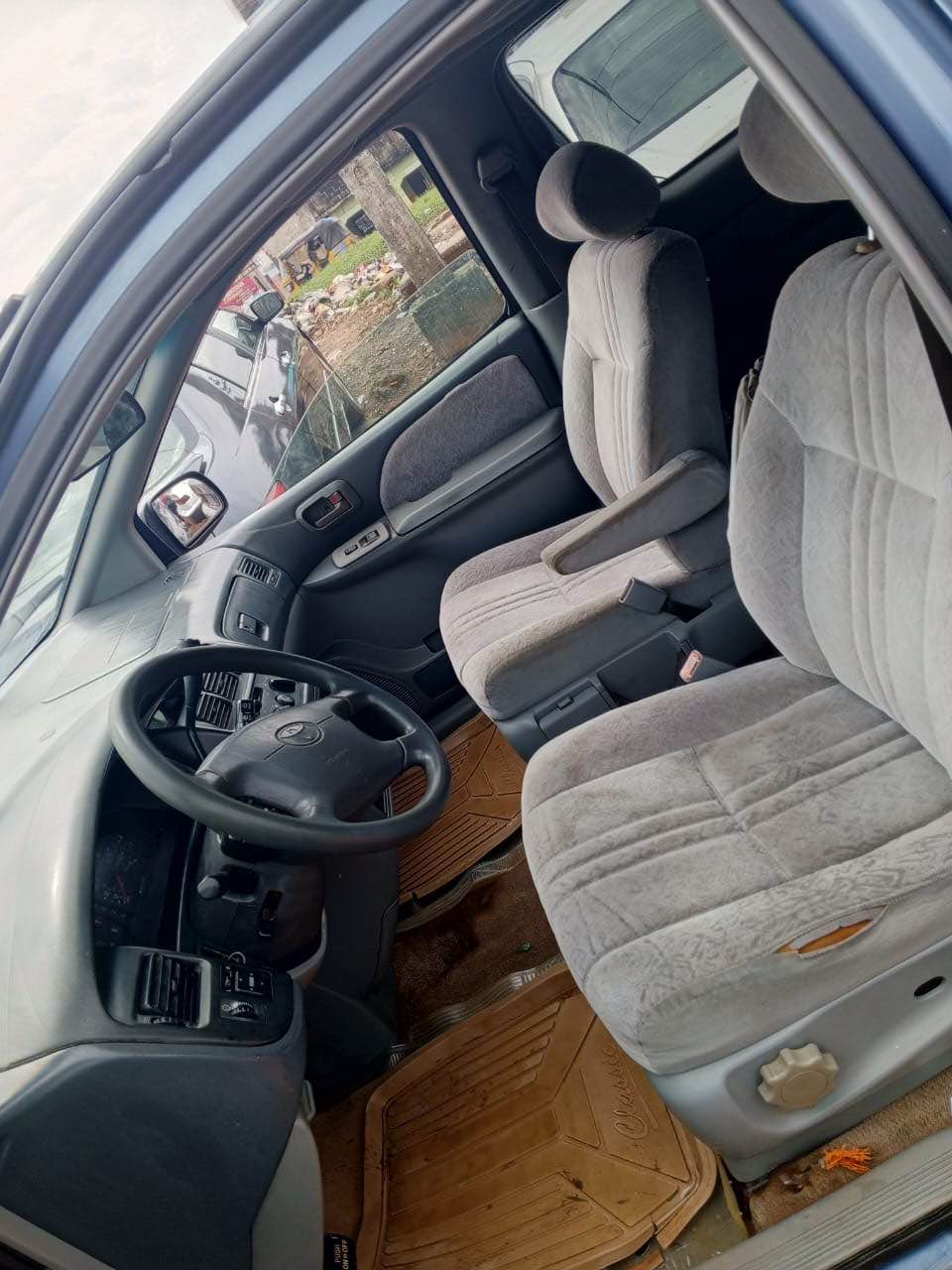 A picture of Toyota sienna