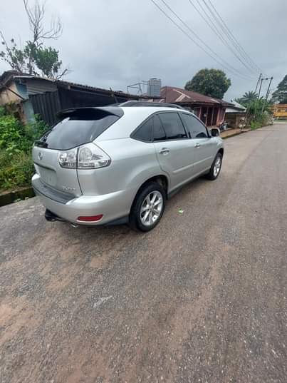 A picture of Unregistered lexus Rx350 small body