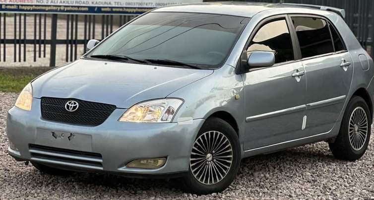 A picture of Toyota Obama 2004 model price 1 900 000 price 1