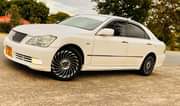 A picture of Toyota crown
