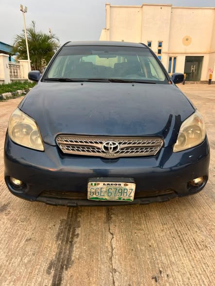A picture of DISTRESS TOYOTA MATRIX 2003 MODEL