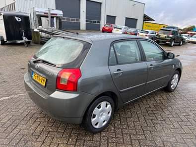 A picture of Make Toyota Model Corolla ce Year 2000 Type of car