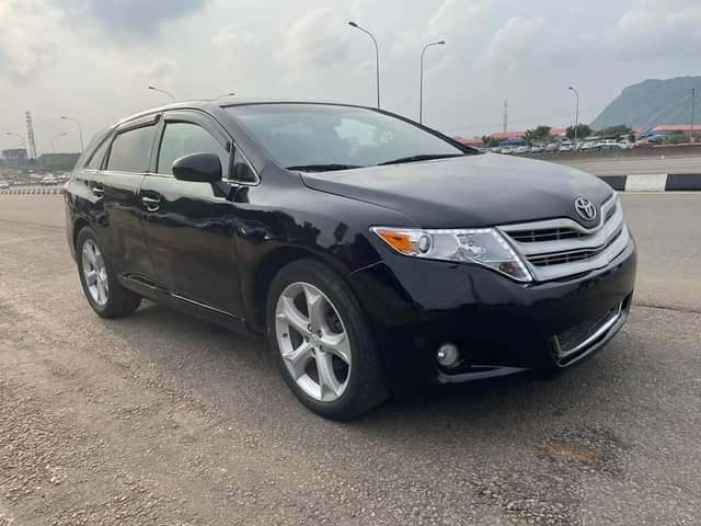 A picture of Toyota Venza 2010 mpdel