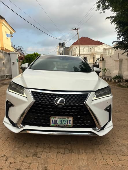 A picture of Lexus Rx350
