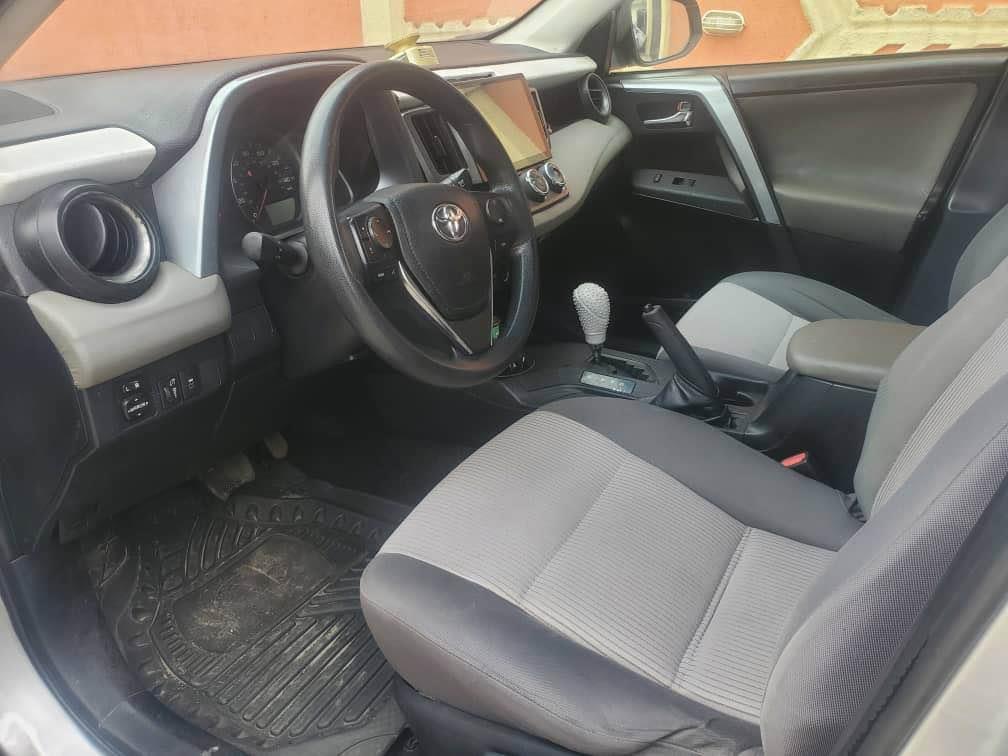 A picture of Toyota RAV4 2015