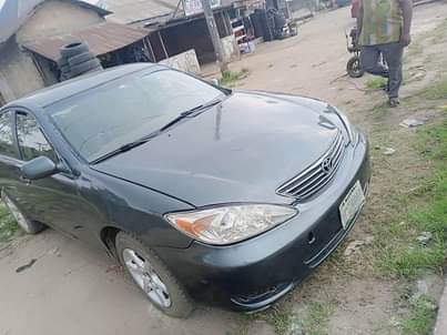 A picture of 2004 Toyota Camry LE