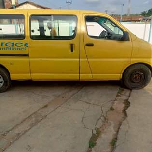 A picture of Clean toyota hiace bonnet for sale