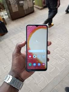 A picture of SAMSUNG A04E