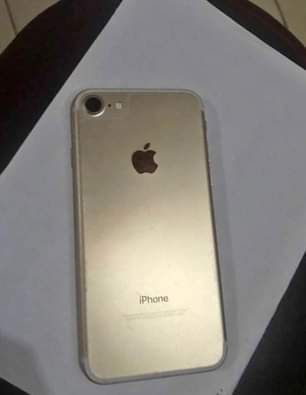 A picture of Iphone7 gb32 imenyooka sana aina shida