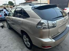 A picture of 2005 Lexus Rx 330 registered extremely neat and nothing to