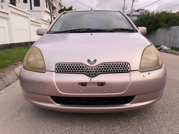 A picture of 2001 Toyota Vitz