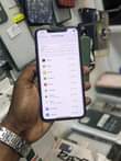 A picture of Iphone 11promax gb256