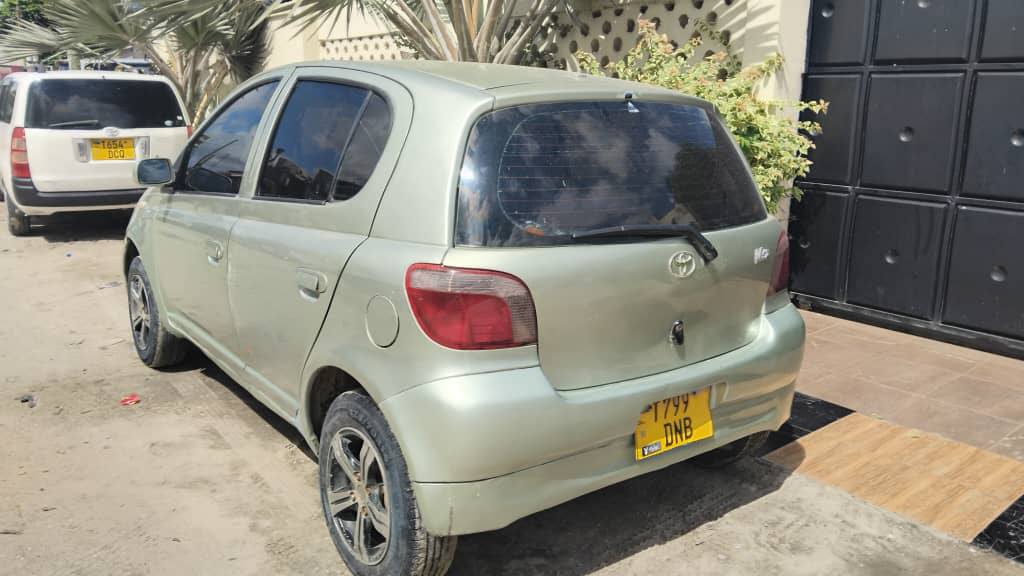 A picture of TOYOTA VITZ OLD MODEL DNB Good Condition Cc 990 Full