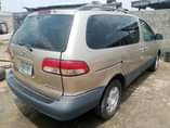 A picture of Toyota sienna 2000 2001 model nothing to fix Location port