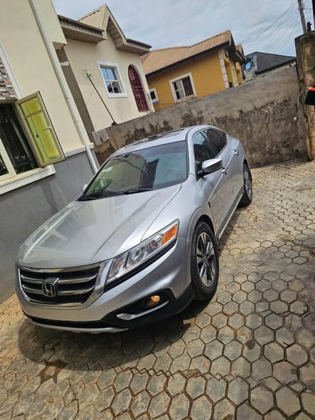 A picture of Prestine Clean Honda Crosstour 2014 Model Thumb Start Partially first