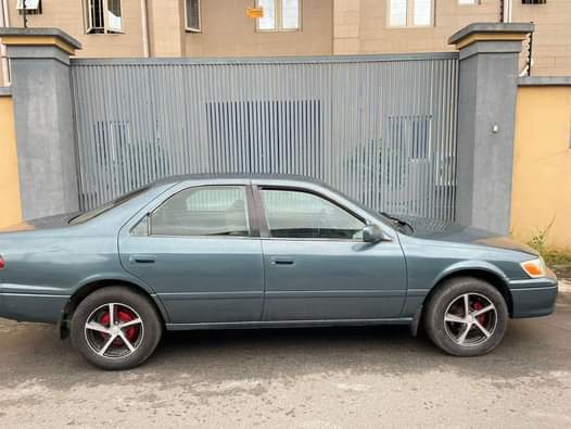 A picture of HOTTEST DEAL Extremely clean Toyota Camry 2002 Please come with