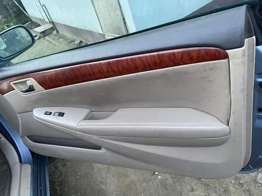 A picture of Toyota Solara 2007 model V6 engine