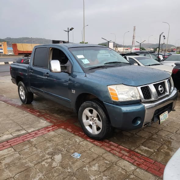 A picture of Nissan Titan 2006 model