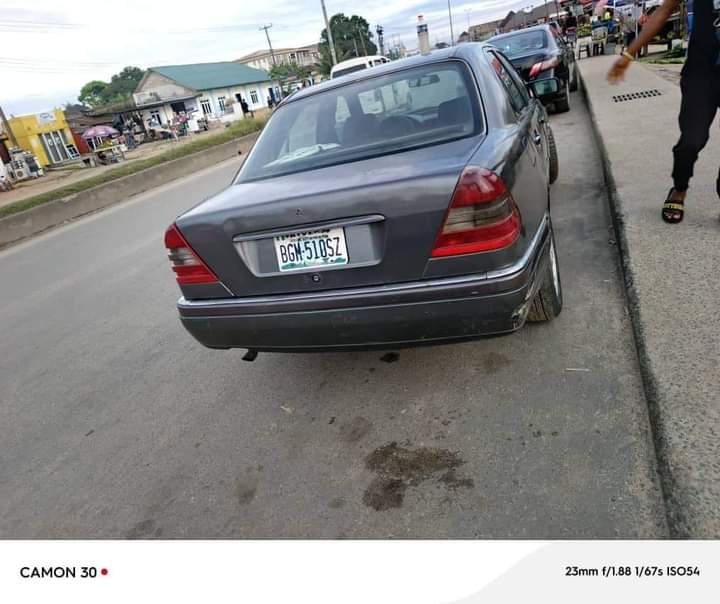 A picture of 2006 C class Benz