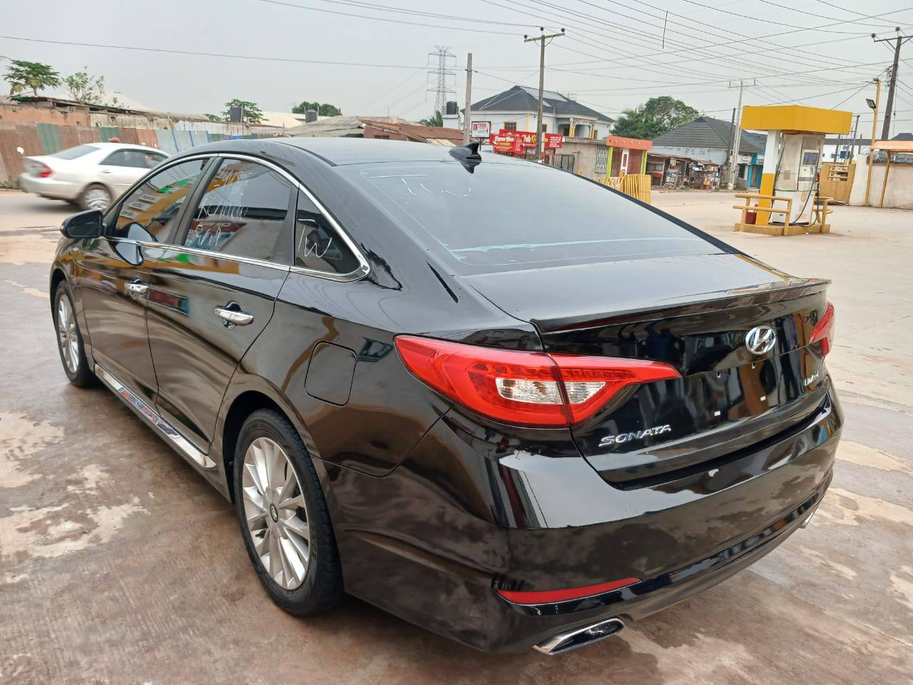 A picture of Hyundai Sonata limited 2015