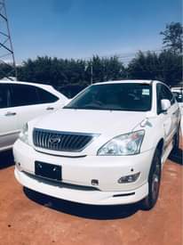 A picture of Toyota Harrier 2011 Model white