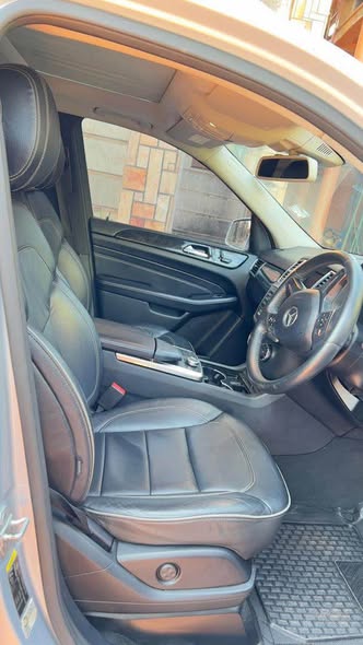 A picture of Mercedes Benz ML 350