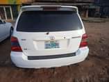 A picture of Toyota highlander 05