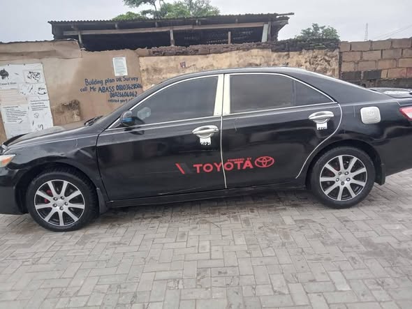 A picture of Toyota Camry 0 8