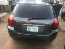 A picture of Toyota Corolla 2007 Manuel gear and engine in a very