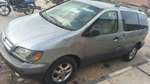 A picture of Toyota Sienna