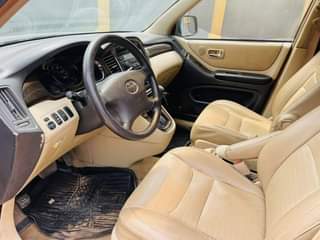 A picture of Toyota Highlander 2004