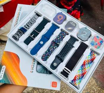 A picture of PREMIUM SMARTWATCH